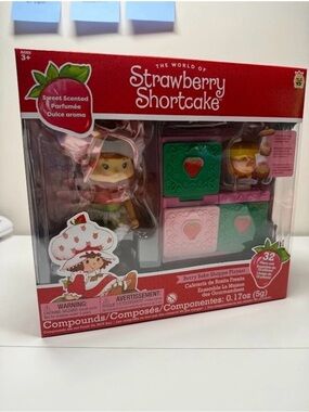 Strawberry Shortcake Berry Bake Shoppe Playset - Red/Pink/Green